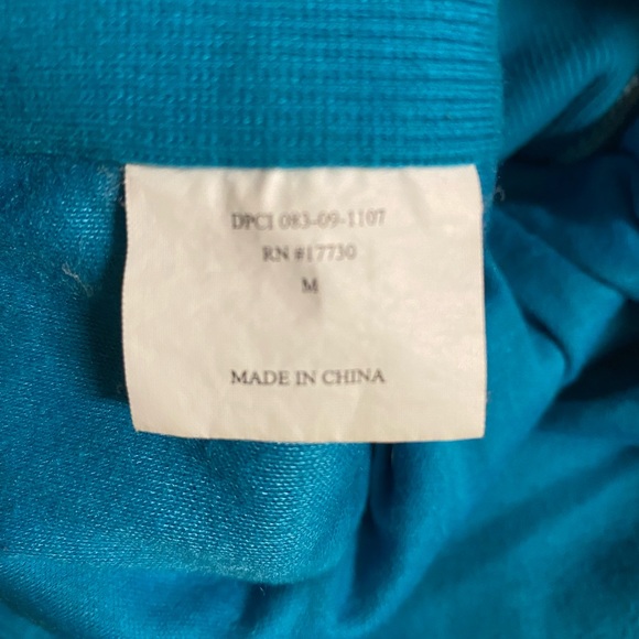 Used size medium dog hoodie - Picture 4 of 4